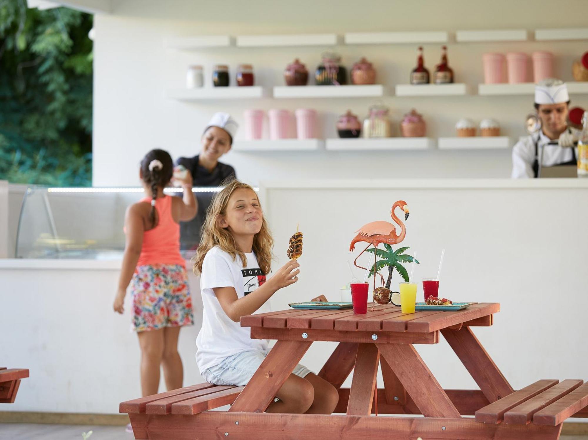 Grecotel Luxme Daphnila Bay (Adults Only) Dassia  Eksteriør billede